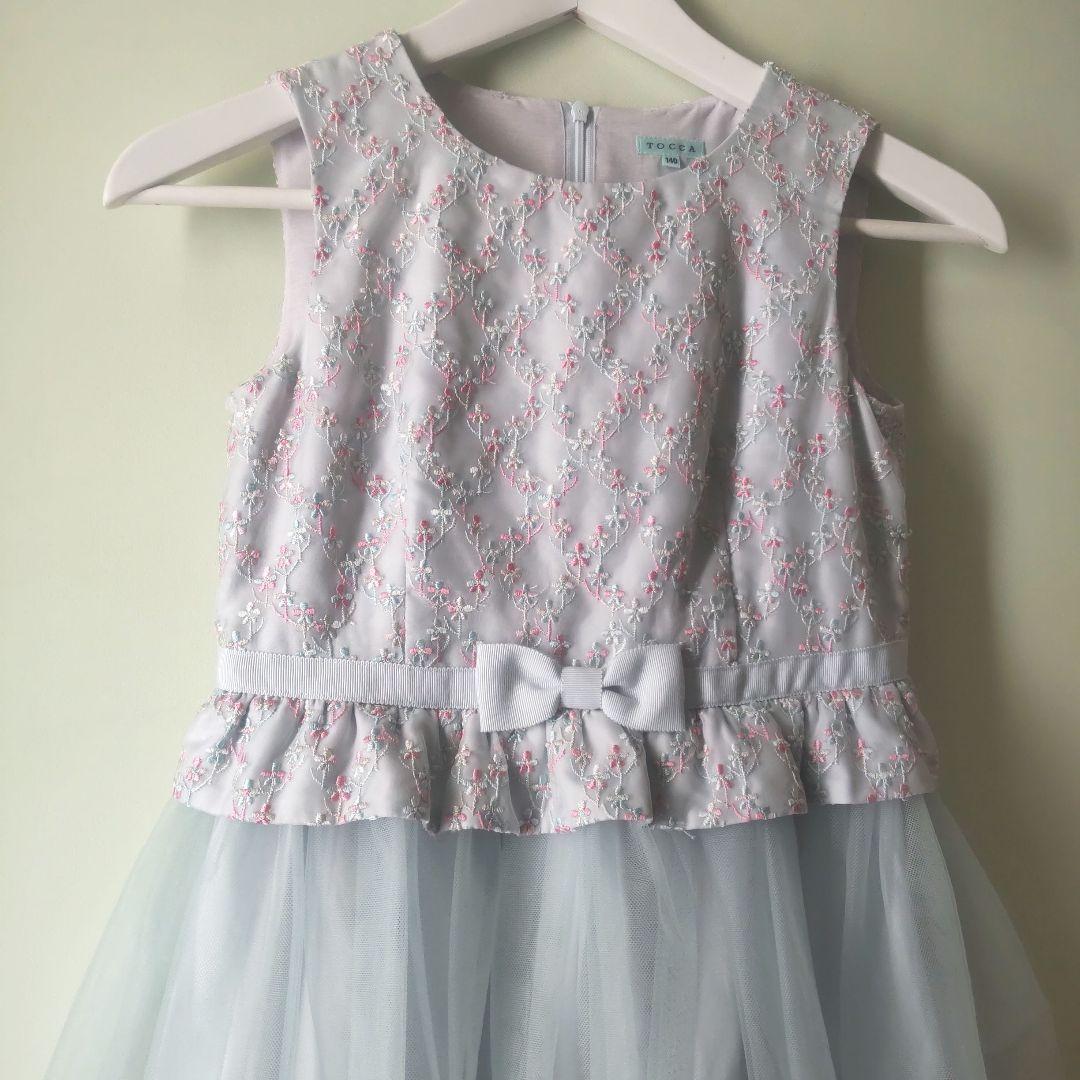 最終価格　TOCCA 刺繍花柄　シフォン　水色　ワンピースドレス　140