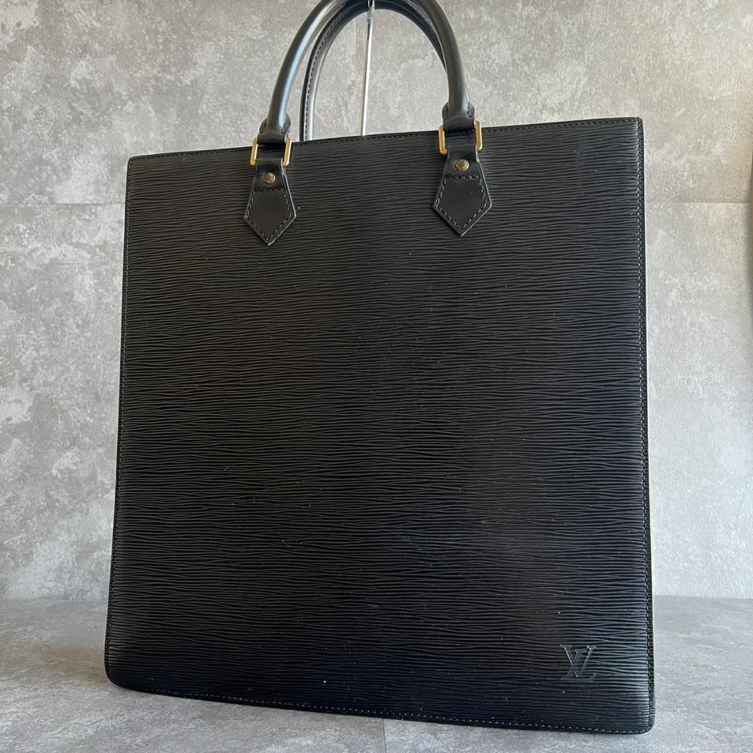 ⭐️LOUIS VUITTON⭐️ルイヴィトン エピ サックプラ ノワール