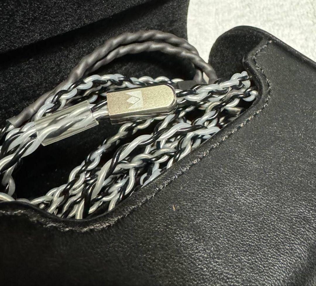 イヤホン Noble Audio Khan