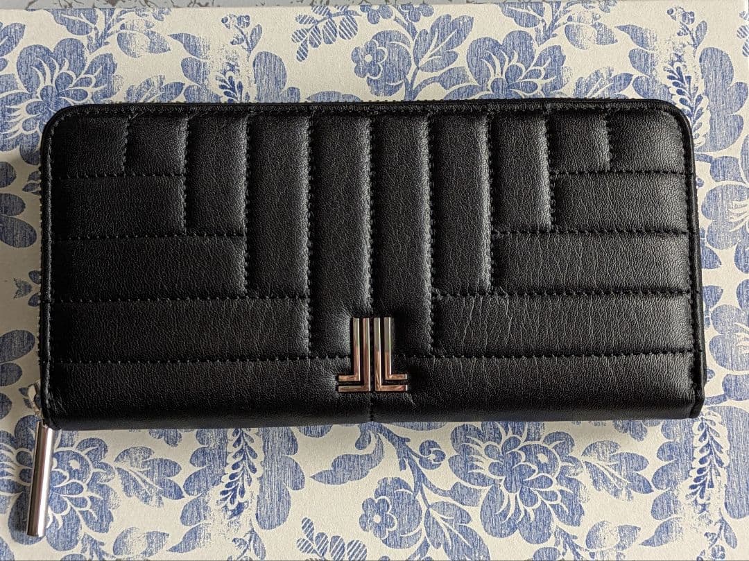 【LANVINenBleu】☆匿名配送☆ 長財布　ブラック　箱付き　美品
