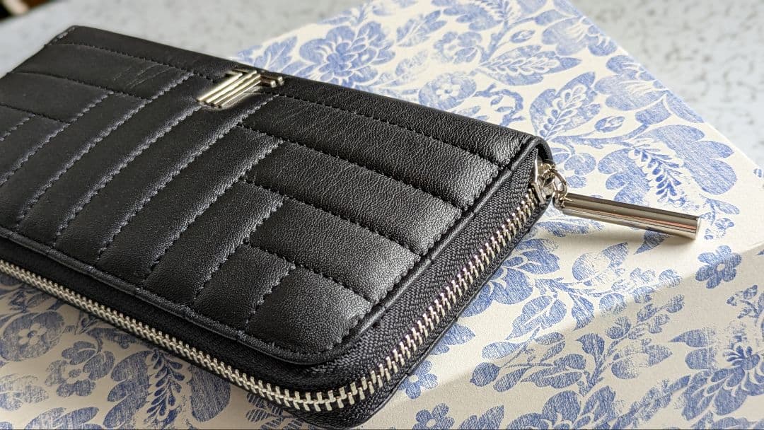 【LANVINenBleu】☆匿名配送☆ 長財布　ブラック　箱付き　美品