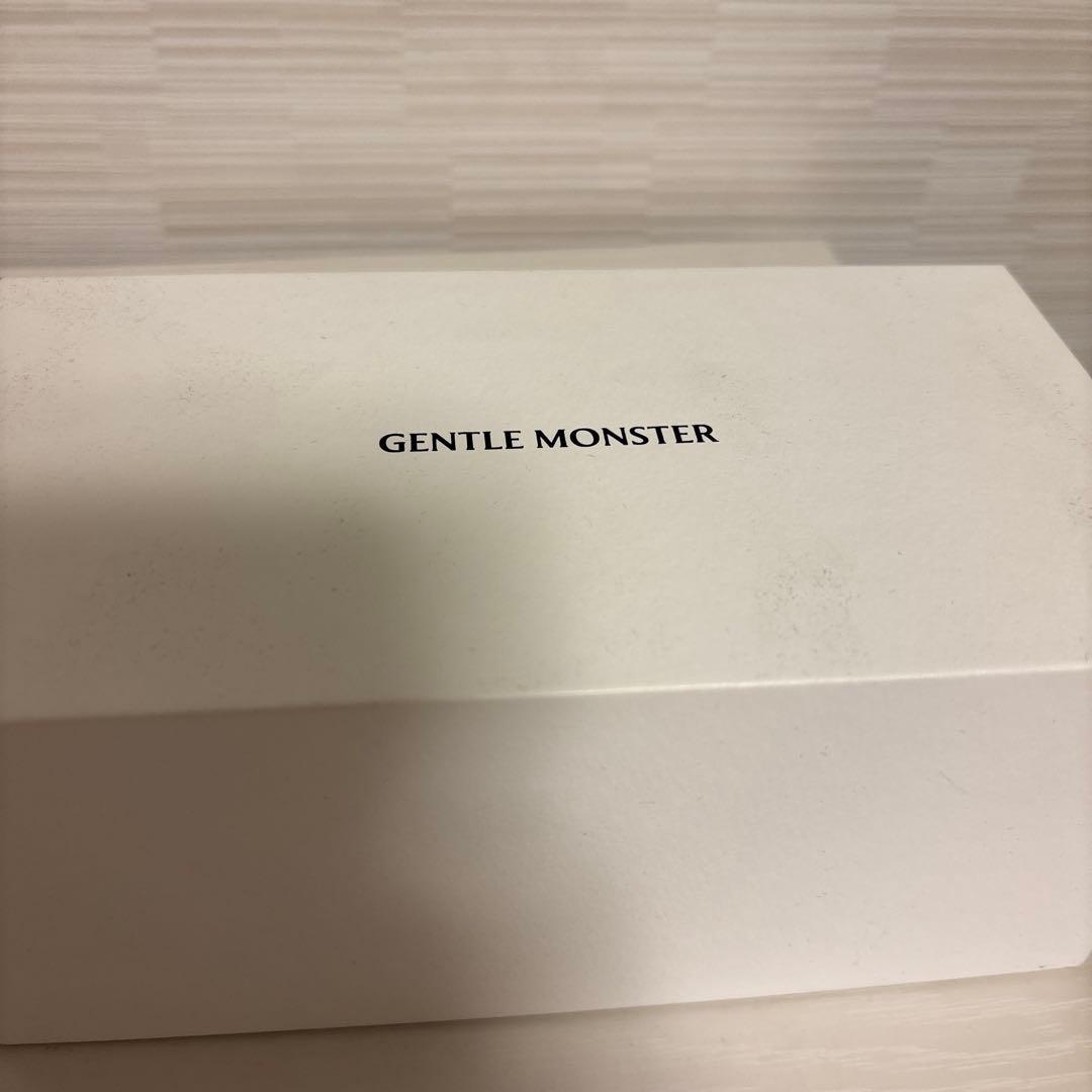 GENTLE MONSTER ホワイトサングラス