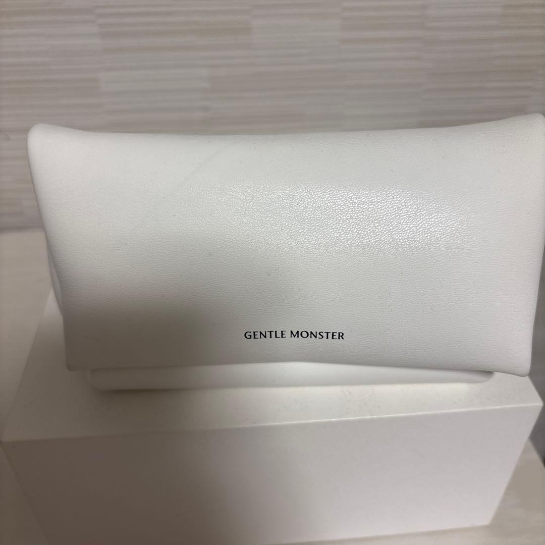 GENTLE MONSTER ホワイトサングラス