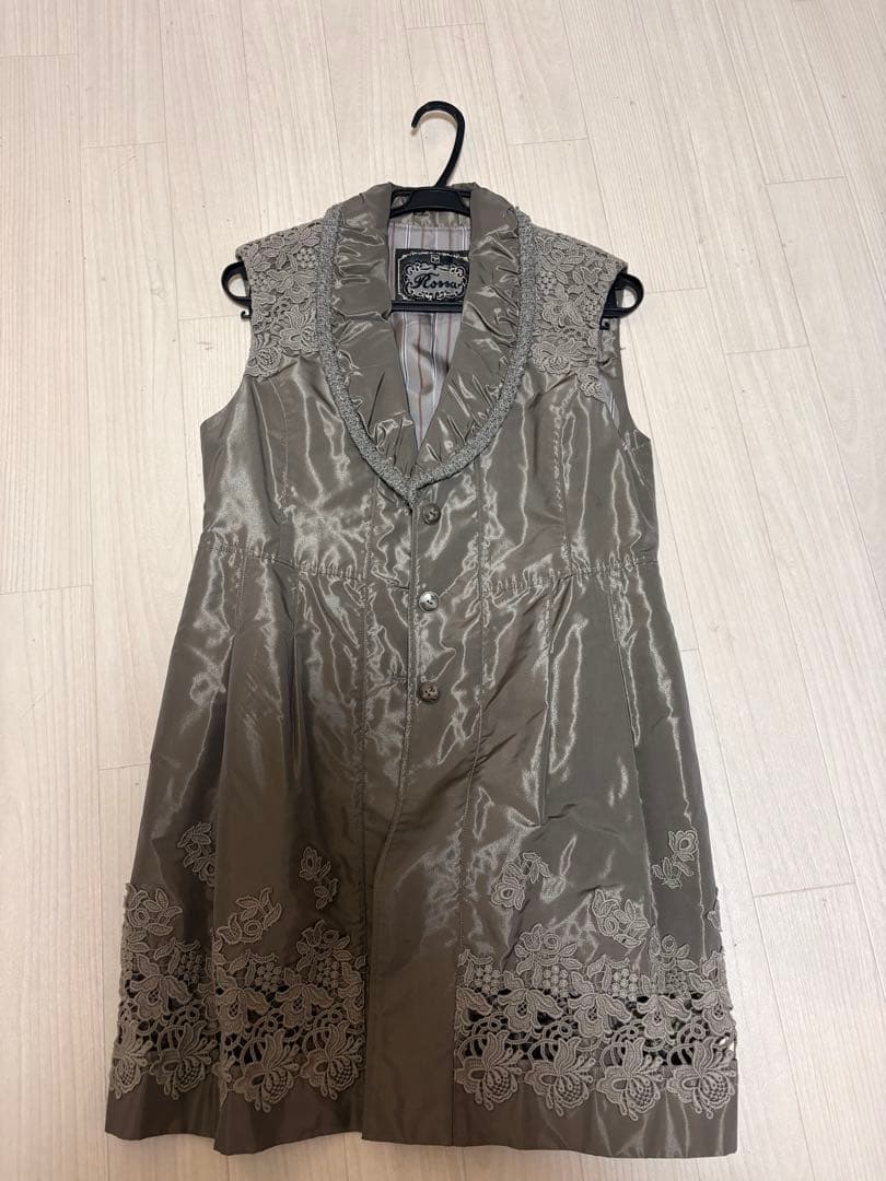 Rossa グレー レース装飾 ベスト サイズ　44
