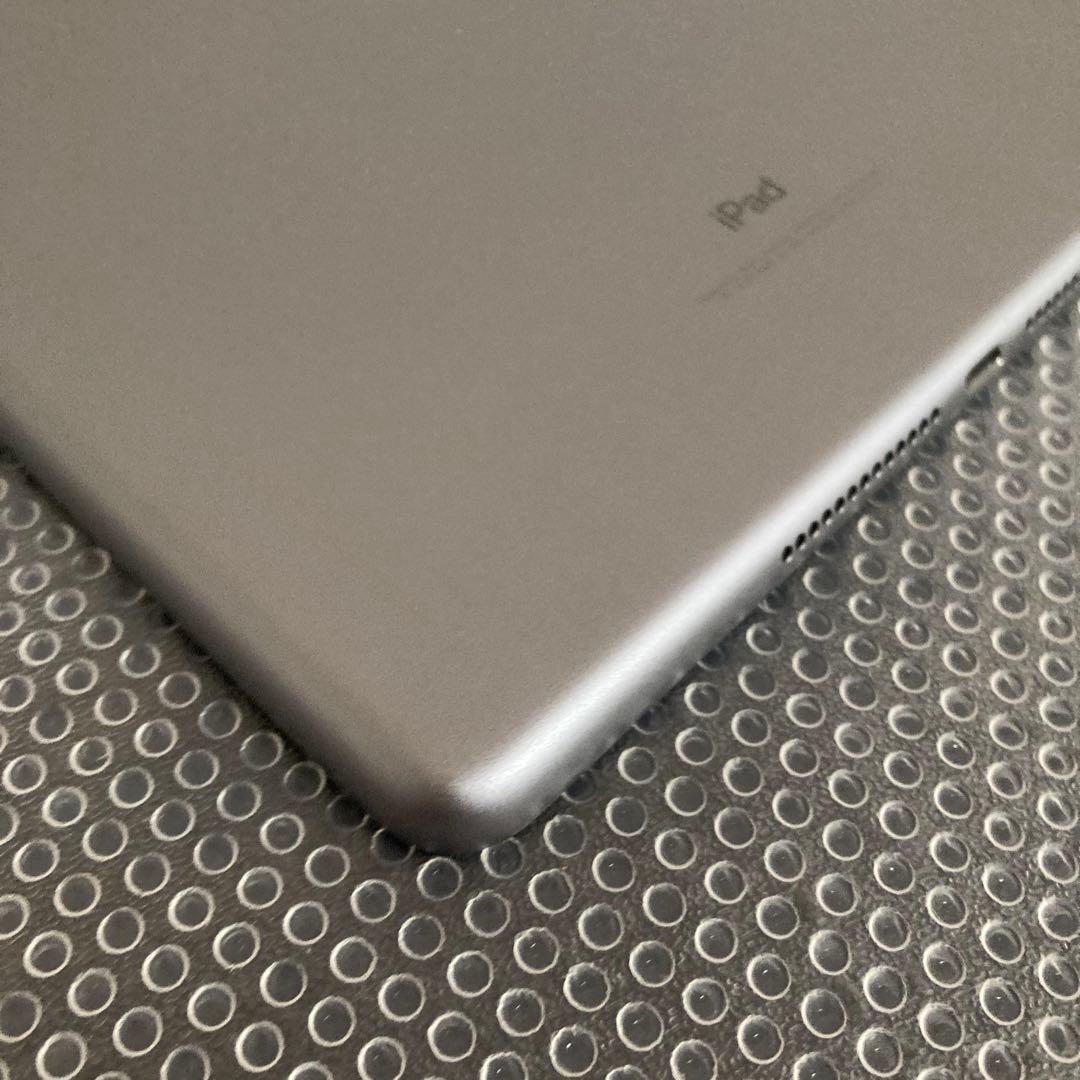77 電池最良好☆比較的美品☆iPad6 第6世代 32GB WIFIモデル☆