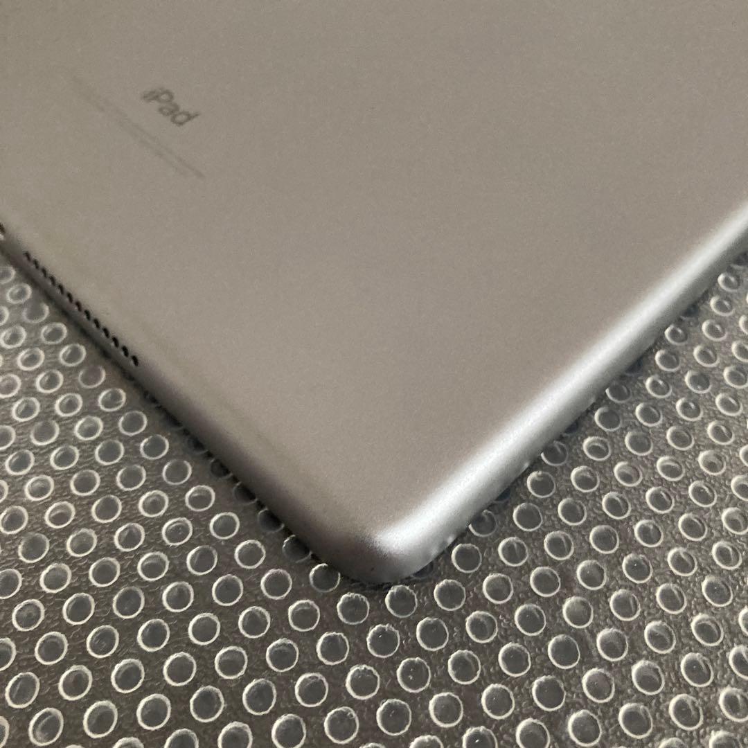 77 電池最良好☆比較的美品☆iPad6 第6世代 32GB WIFIモデル☆