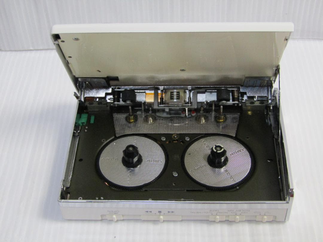 T0757 SONY　WM-F109　ソニー　カセットウォークマン