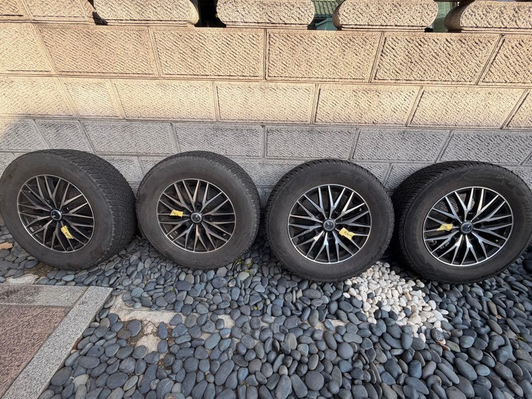 デリカD5 16インチ スタッドレスタイヤ　ホイールセット