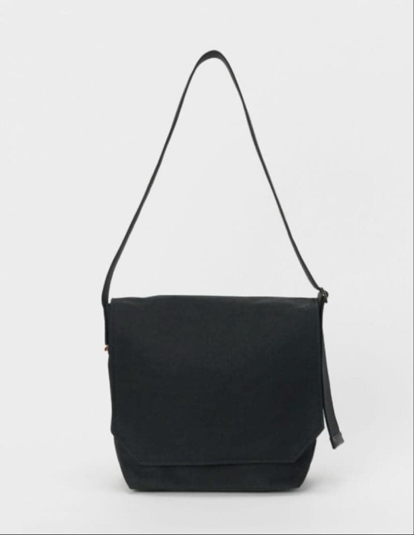 Hender Scheme flap shoulder small/ブラック