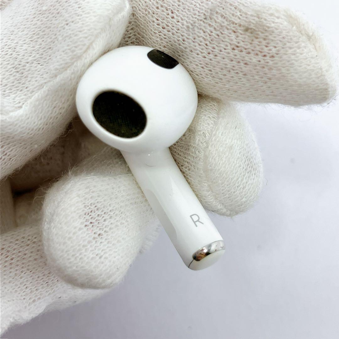 2868◯ AirPods 第3世代 本体 ホワイト 充電ケース付き