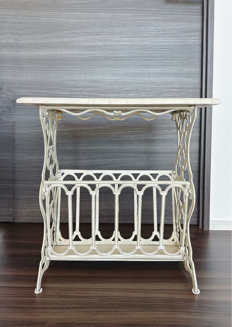 【美品・送料込】フランスアンティーク風❤︎シャビーシック白いマガジンラック❤︎雑誌