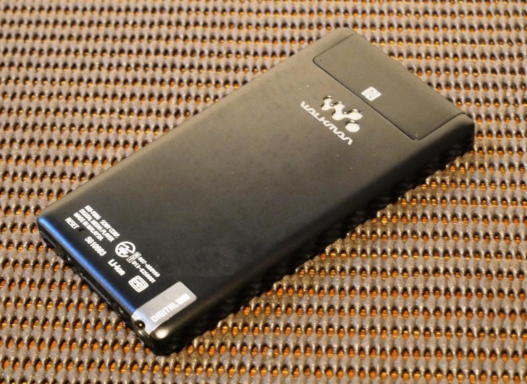 【中古】ウォークマンNW-F886 [32GB]+ドックスピーカーRDP−NW1