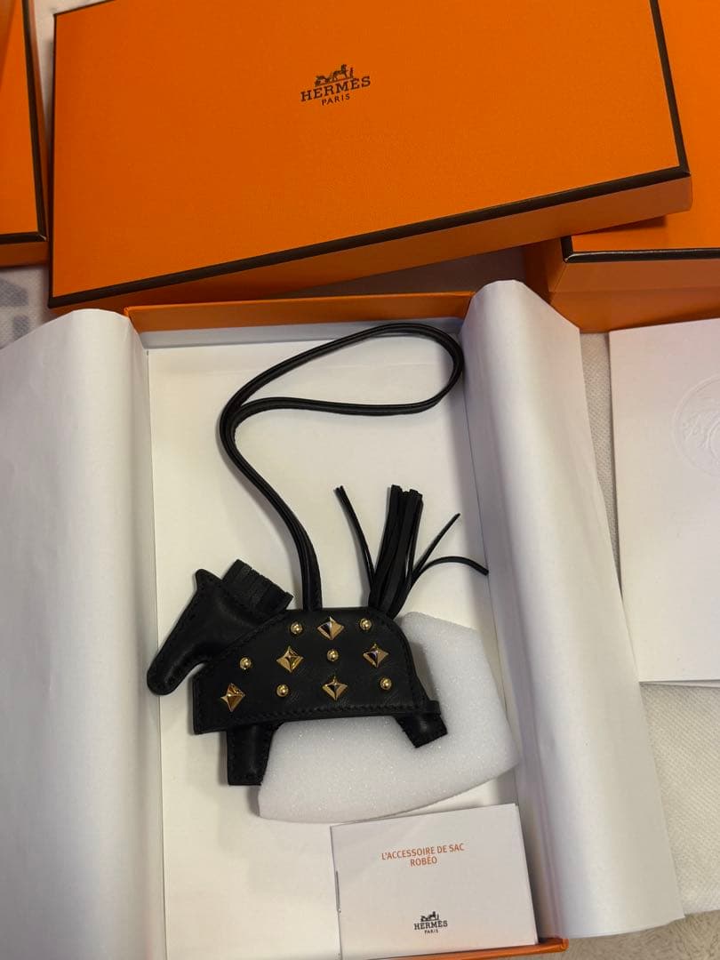 HERMES 馬型チャーム ブラック 新品未使用