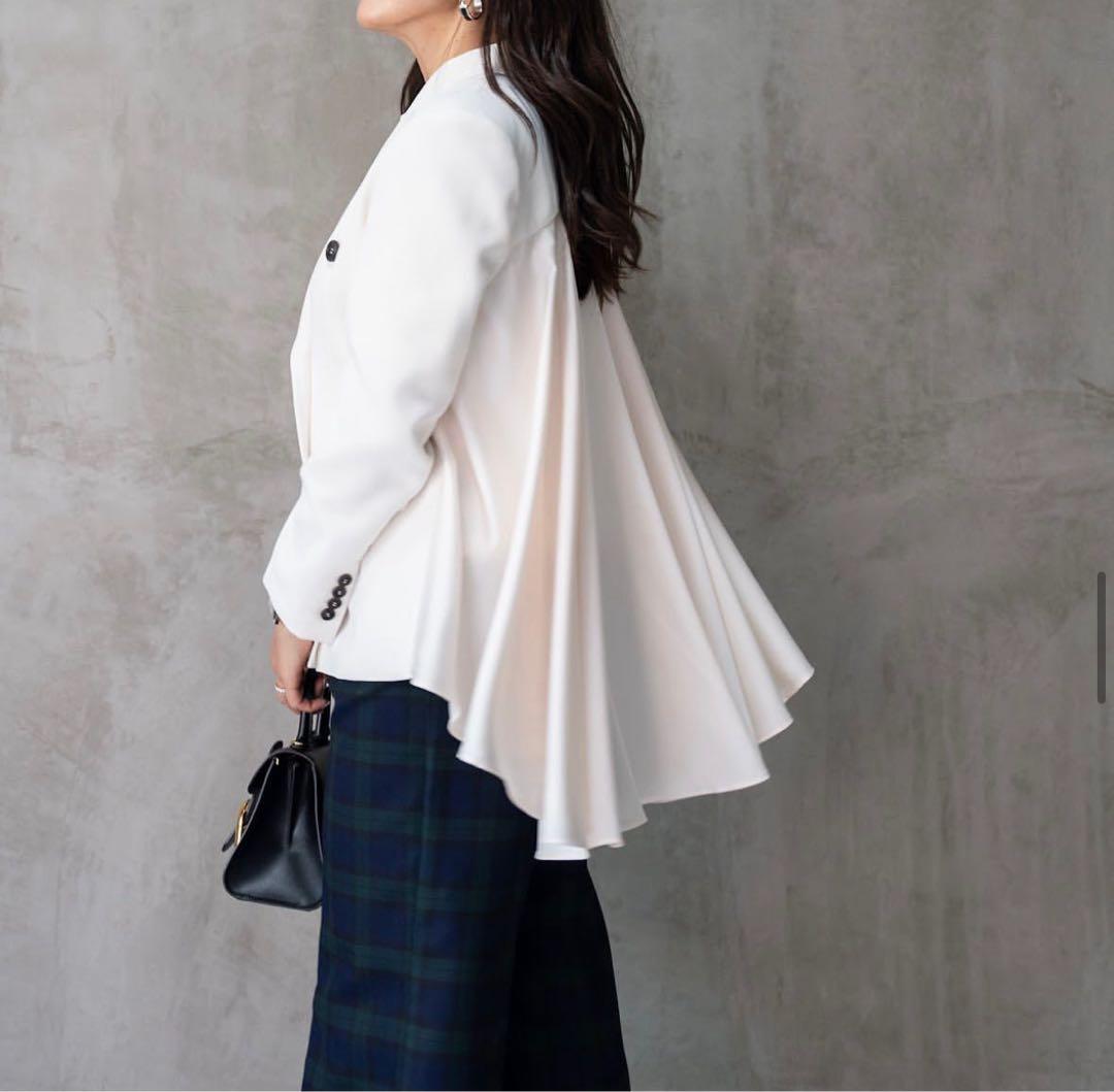 トレゾールバイラナ　バックドレープジャケット　 ホワイト　 テーラードジャケット