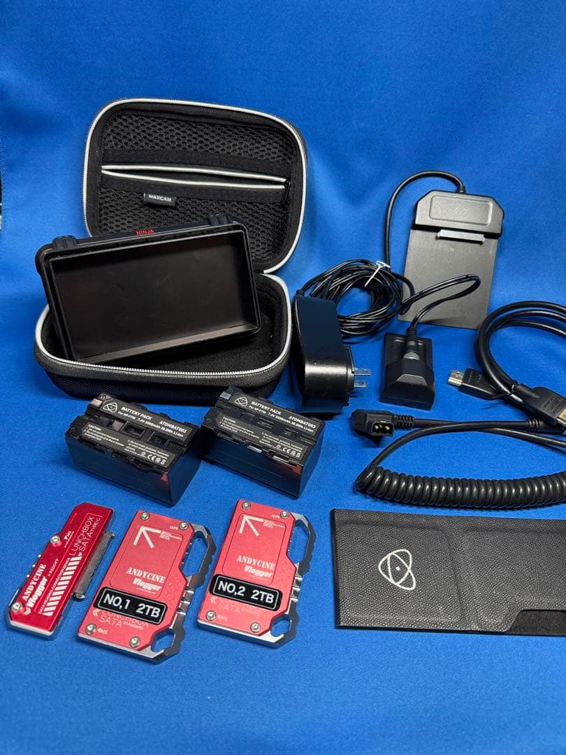 ATOMOS. NINJAV 液晶モニター SSD、バッテリーなど付属品多数