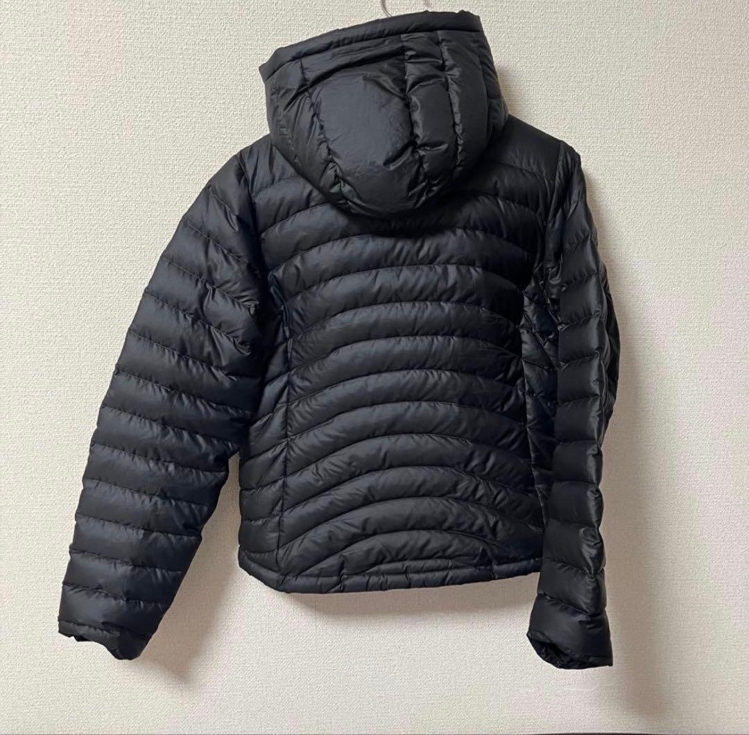 patagonia ダウンセーターフーディー　ブラック