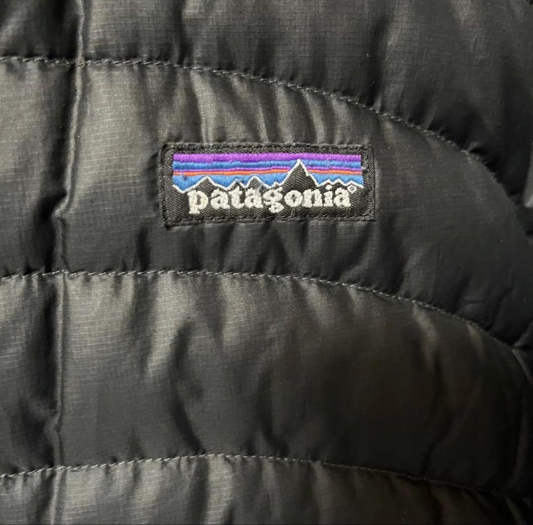 patagonia ダウンセーターフーディー　ブラック