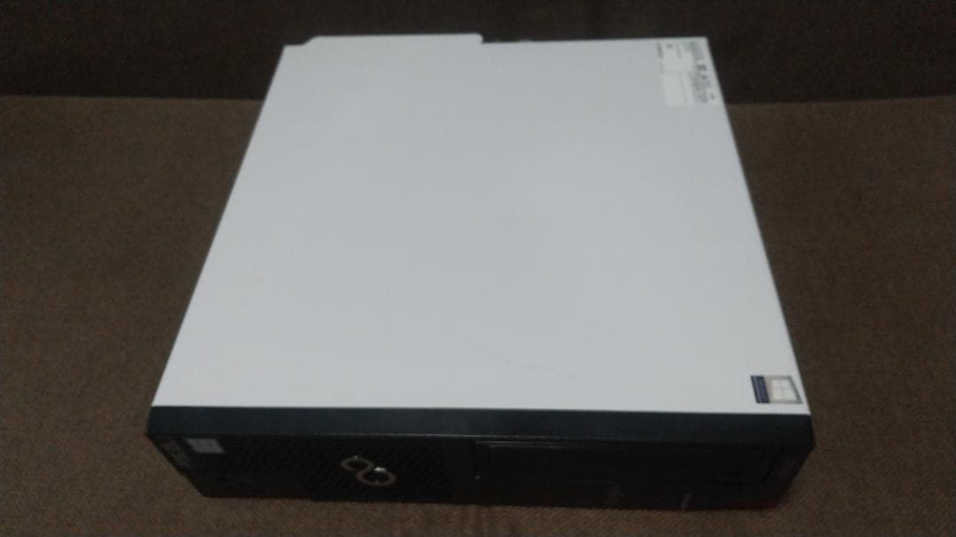 富士通　ESPRIMO D588/TX i3-8100