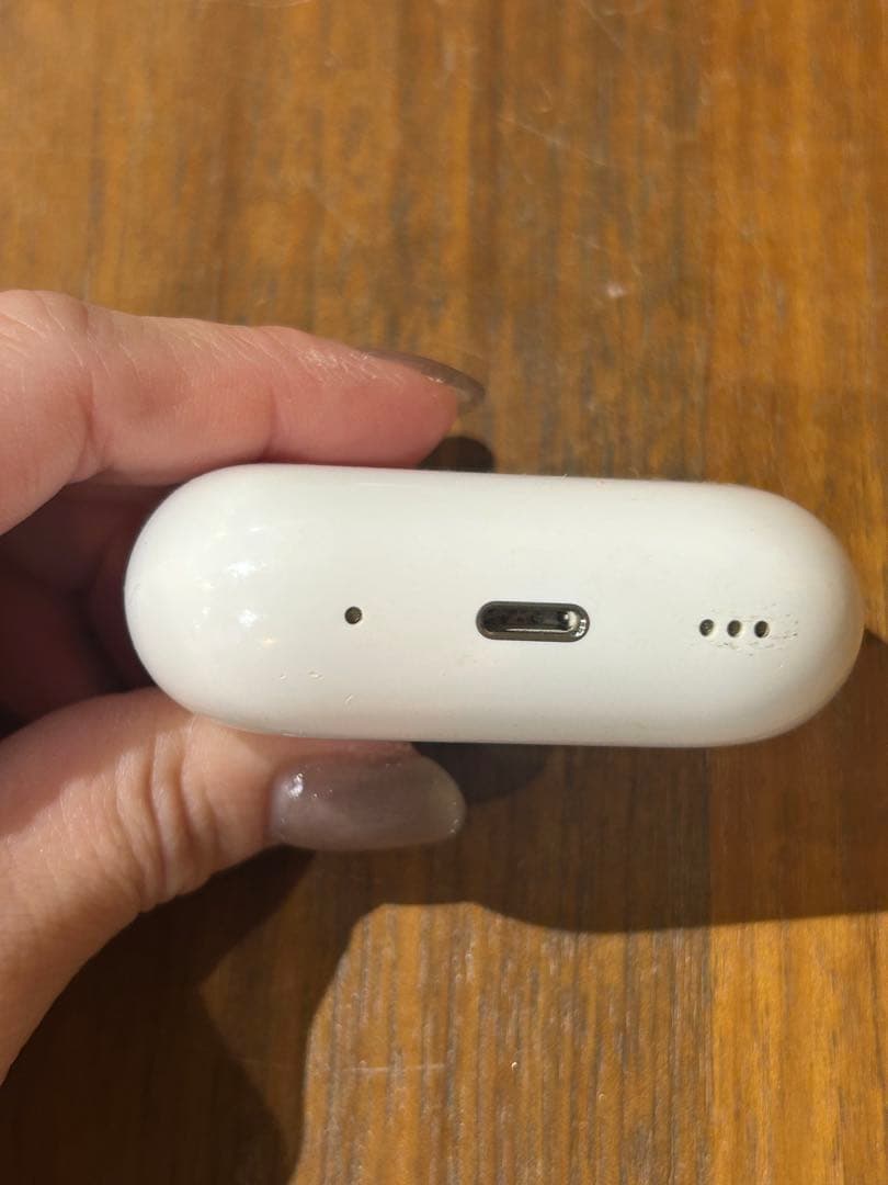 【Apple】AirPodsPro 第2世代 ライトニング 本体のみ初期化済