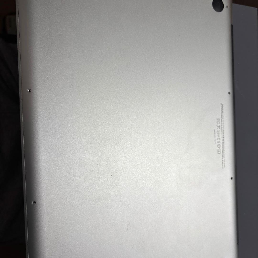 Macbookpro 15.4 i7 4GB A1286 充放電16回 2011