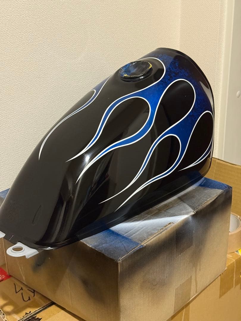 グラストラッカー　ビックボーイ純正タンク　リペイント　補修用タンク