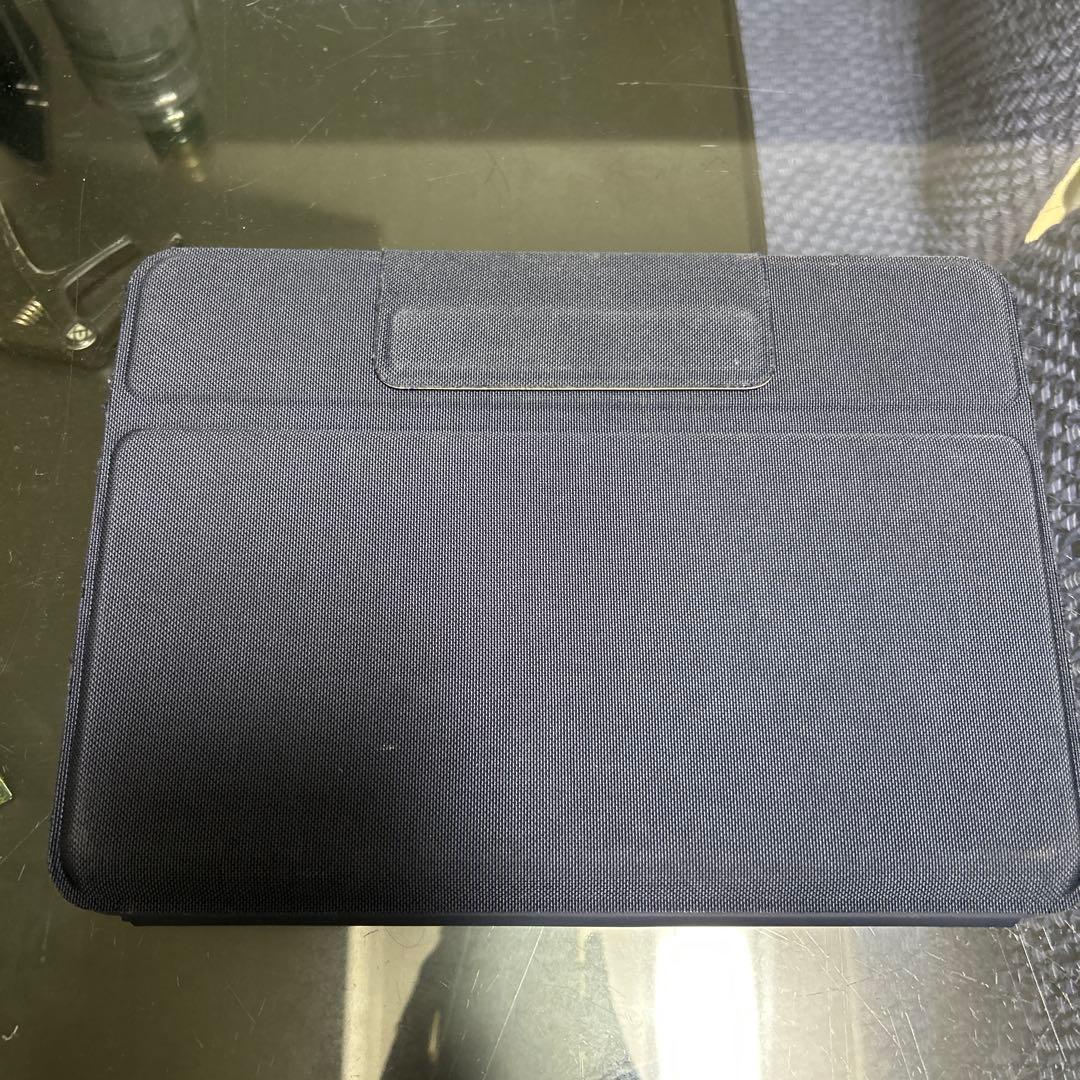 黒いキーボードカバー カメラホール付き