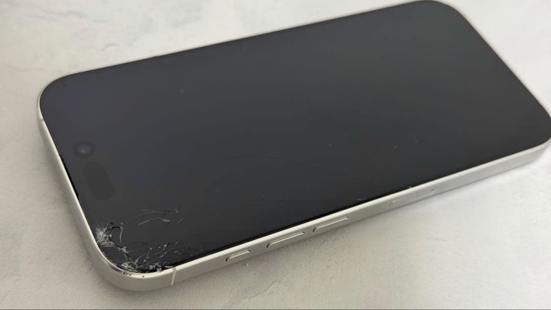 iPhone 16 Pro 512GB 画面割れ