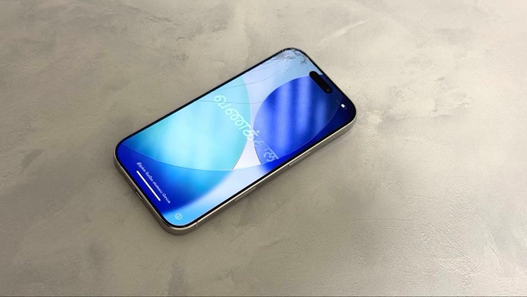 iPhone 16 Pro 512GB 画面割れ