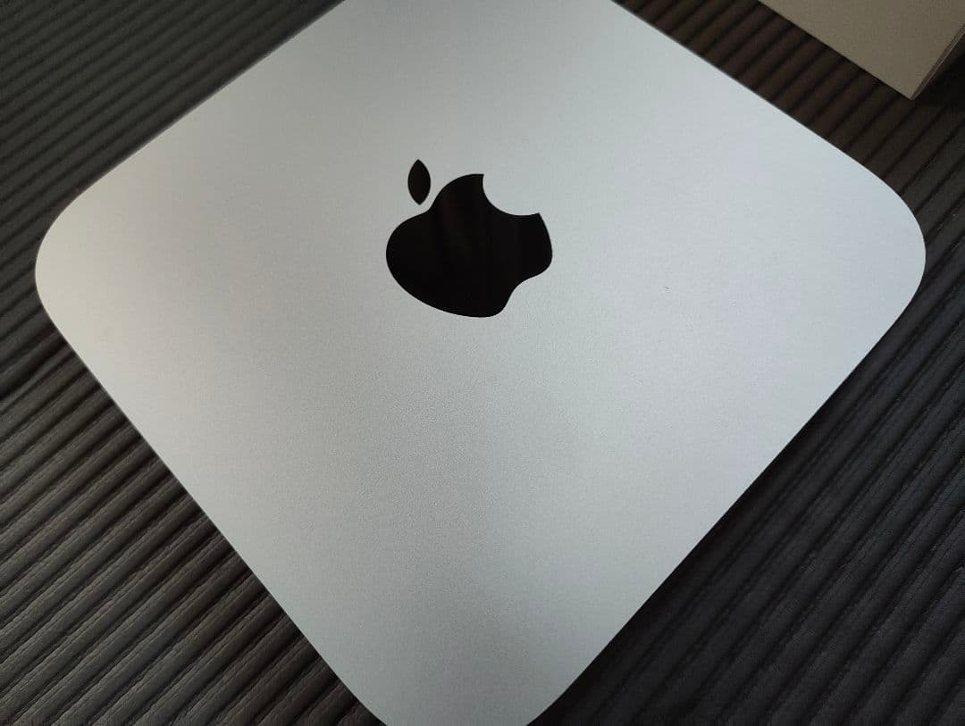 Apple Mac mini M2（メモリ16GB / SSD 256GB）
