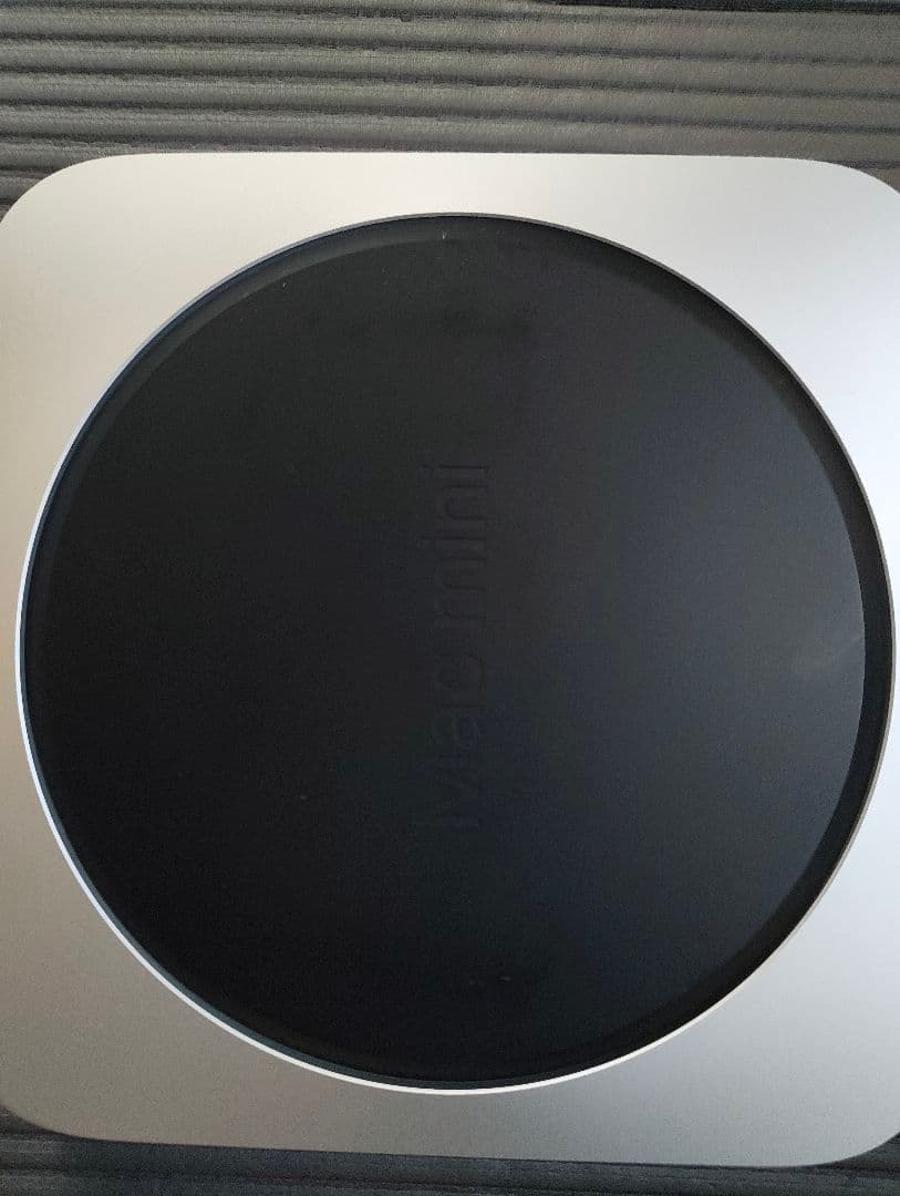 Apple Mac mini M2（メモリ16GB / SSD 256GB）