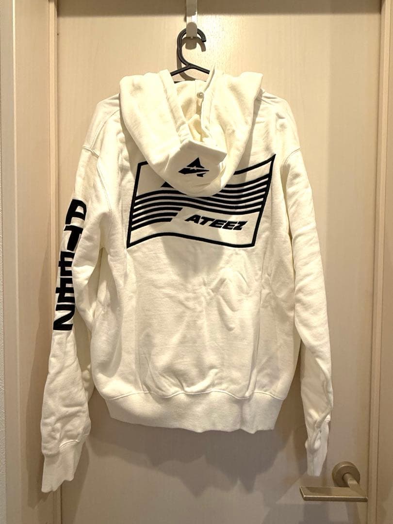 AVIREX × ATEEZ / SLEEVE LOGO PARKA ホワイト