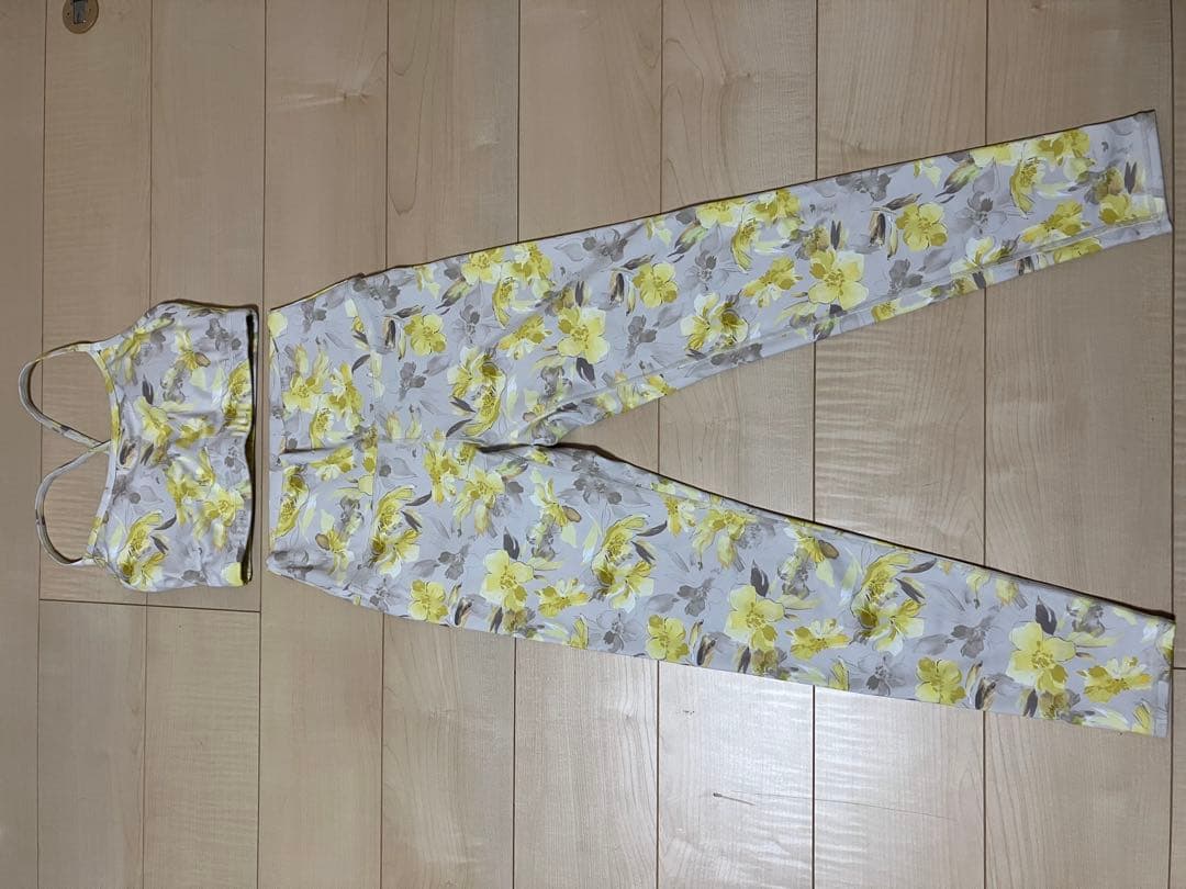 ヨガウェア　LAVA SUKALA セットアップ　プルオーバー