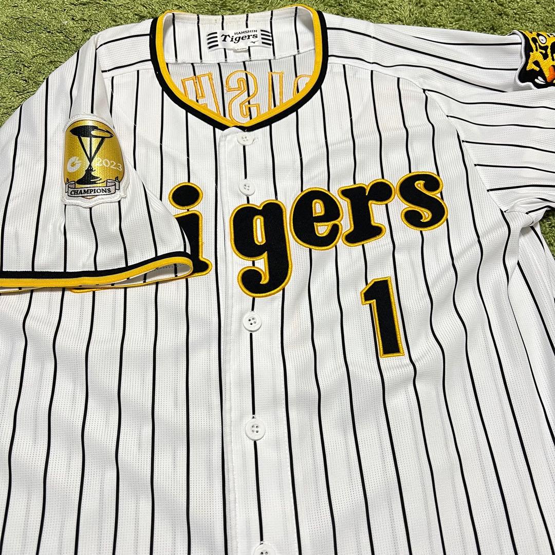 森下翔太チャンピオンエンブレム付き阪神タイガースユニフォーム Mサイズ