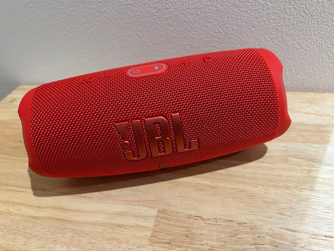 美品　箱付き　JBL Charge 5 ワイヤレススピーカー レッド