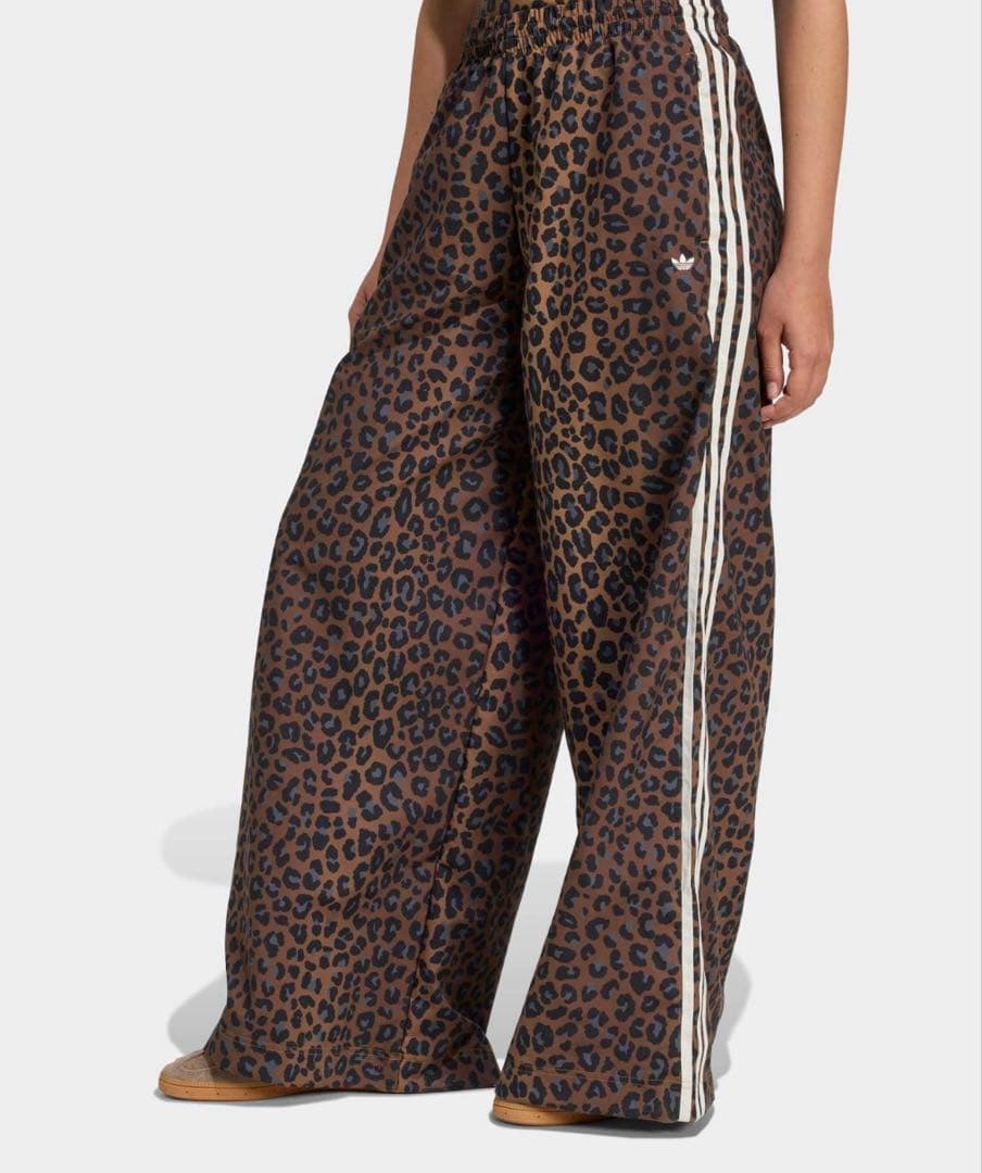 アディダス ヒョウ柄 ワイドパンツ