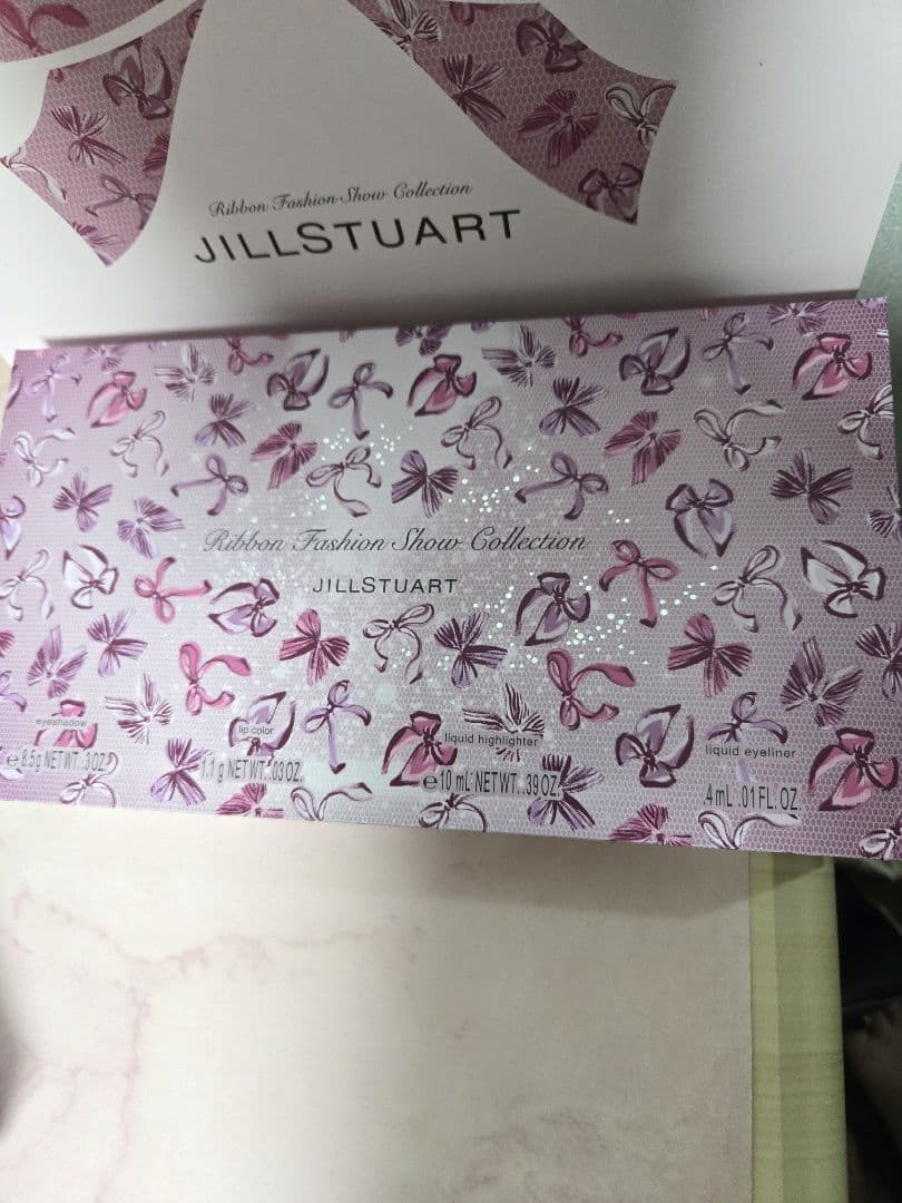 新品　ジルスチュアート　リボンファッションショー　クリスマスコフレ 2025