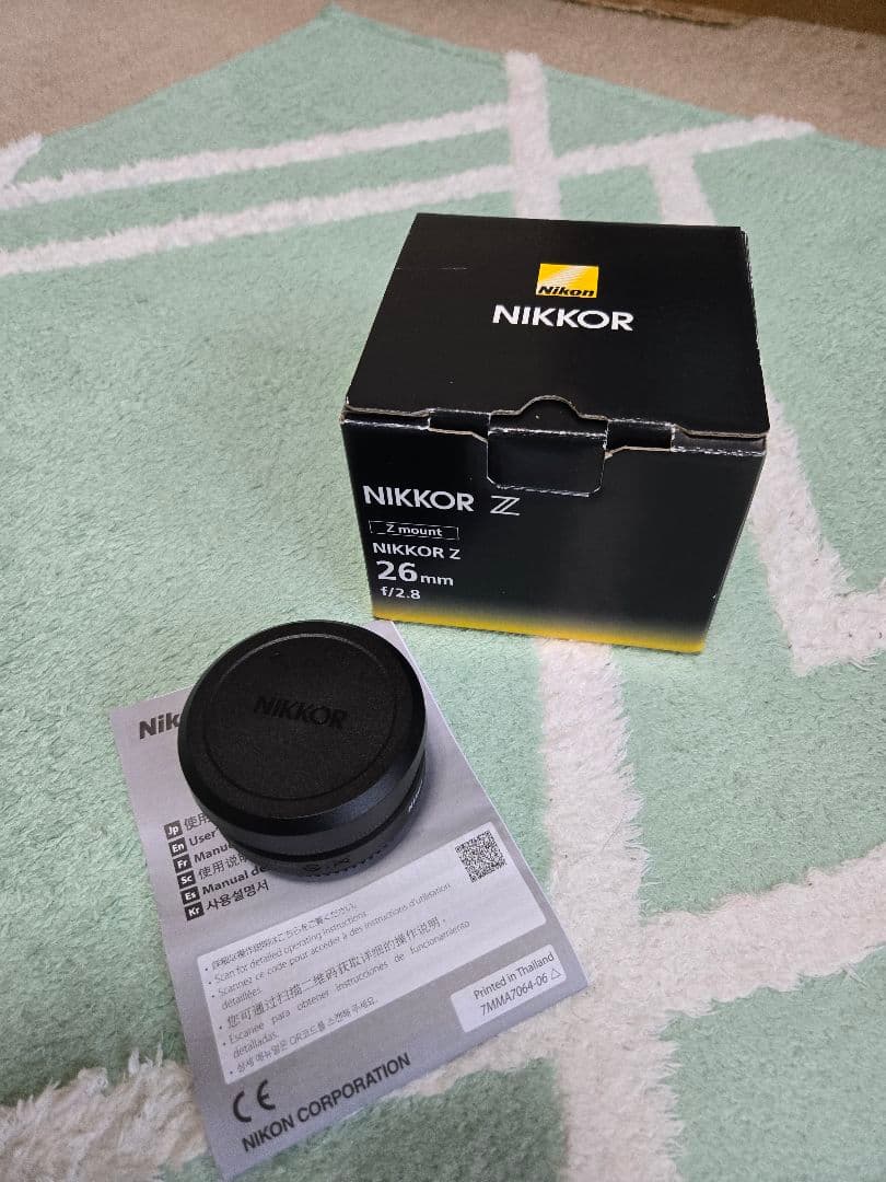 NIKKOR Z 26mm f/2.8 単焦点レンズ フード、元箱、説明書付き
