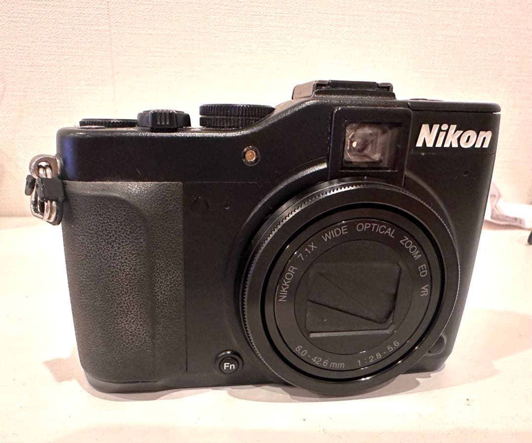 Nikon coolpix p7000 バッテリー、 SDカード、充電器付