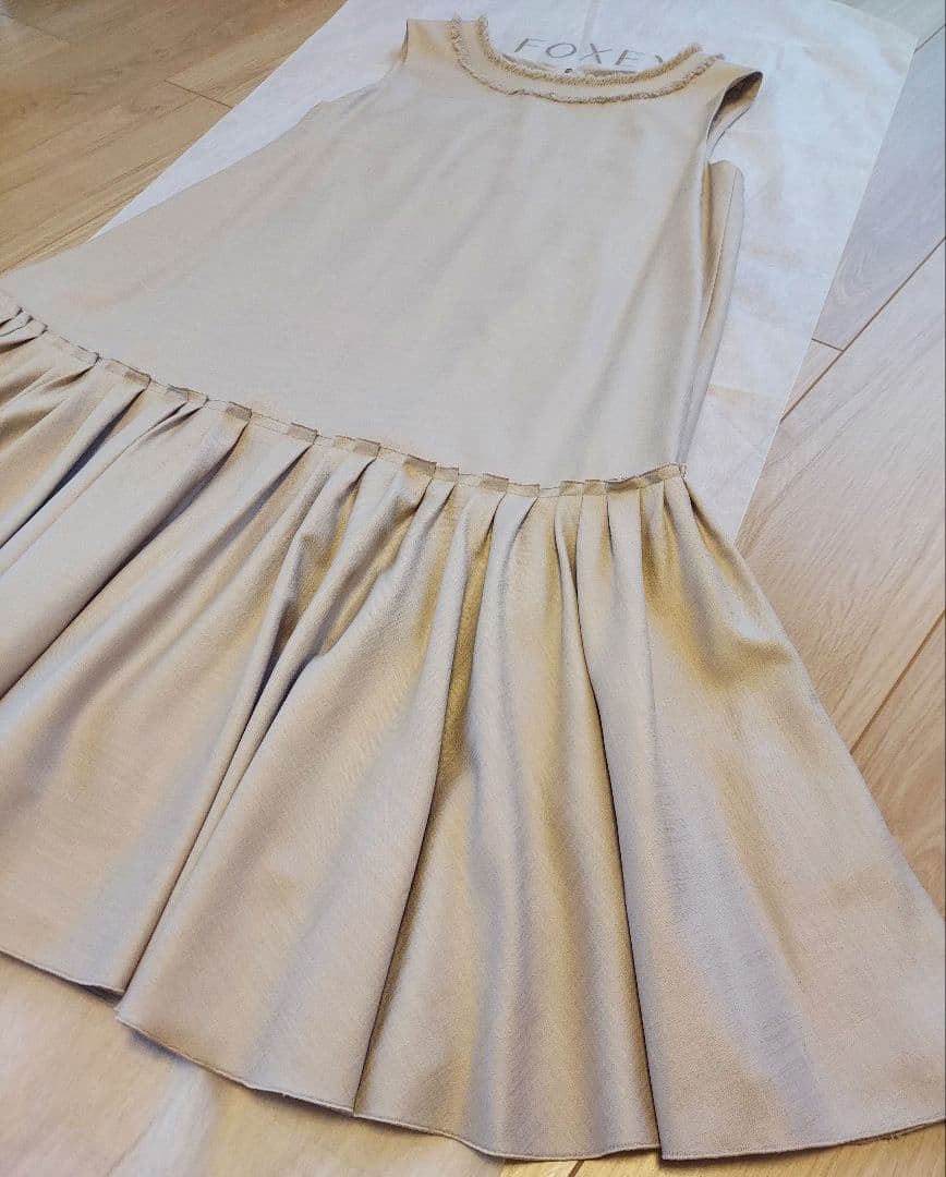 【専用】FOXEY ベージュ ノースリーブ ワンピース