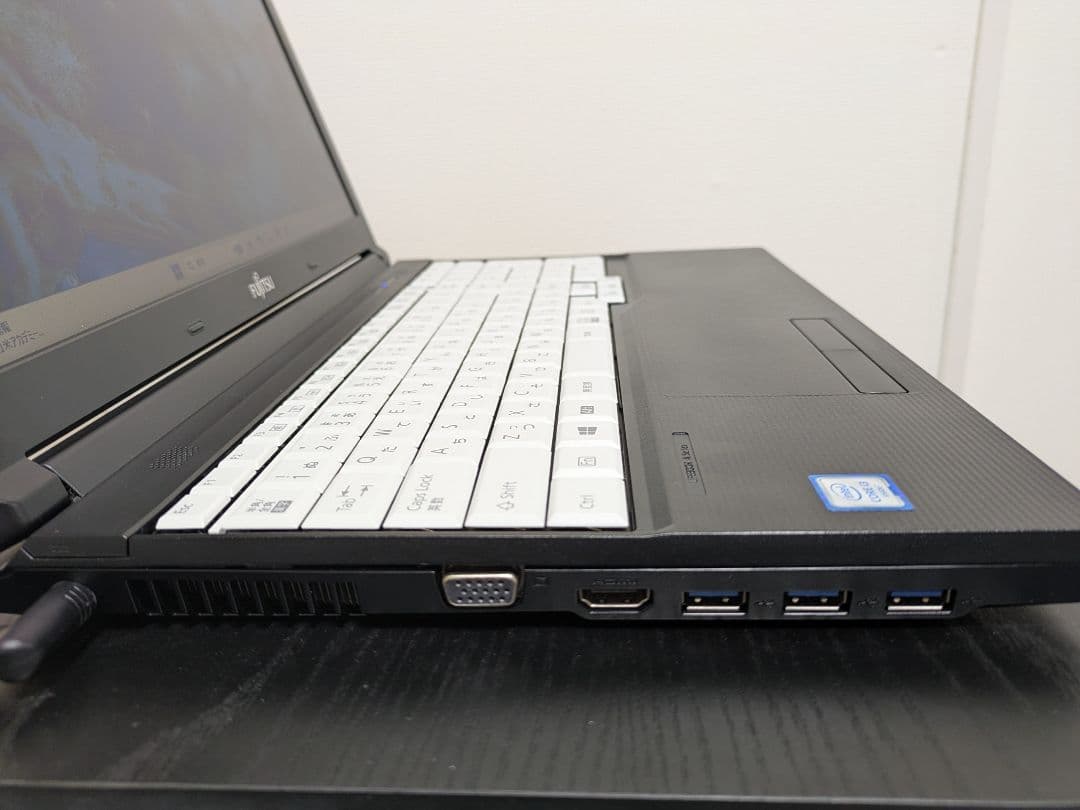 【美品】富士通 Lifebook A576/RX
