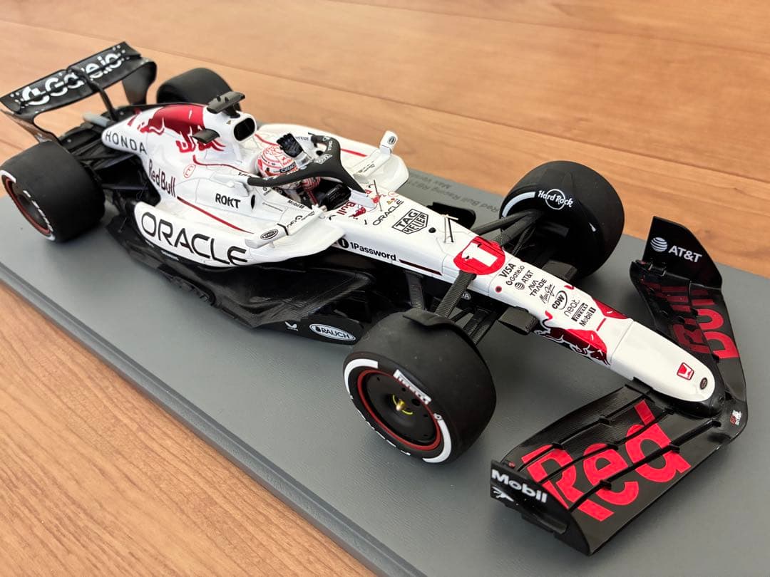 スパーク 1/18 レッドブRB21 2025日本GP M.フェルスタッペン