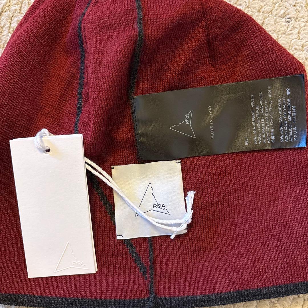 【新品未使用】ROA ビーニー　ニット帽　ダークグレー レッド