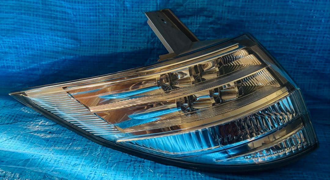 トヨタ エスティマ AHR20W 純正リアテールランプ 4点