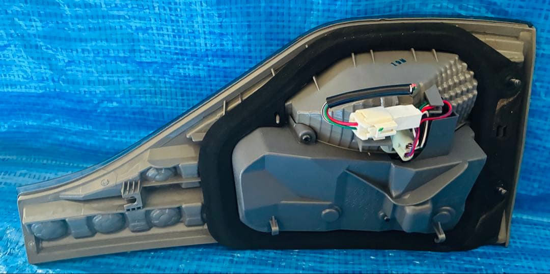 トヨタ エスティマ AHR20W 純正リアテールランプ 4点