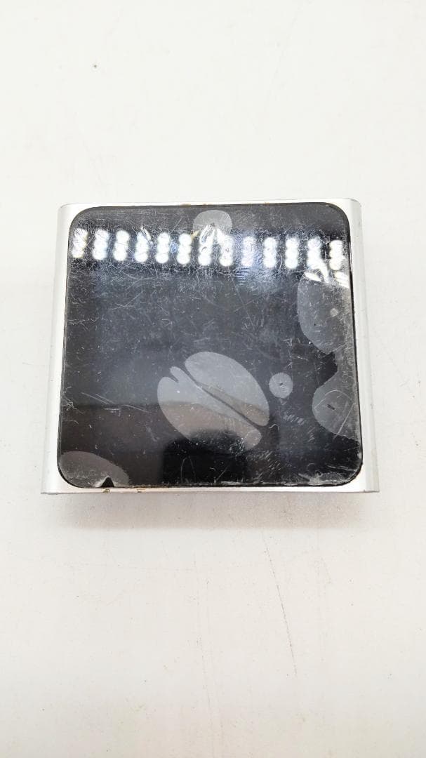 ジャンクApple iPod nano 8GB シルバー 第6世代 MC525J