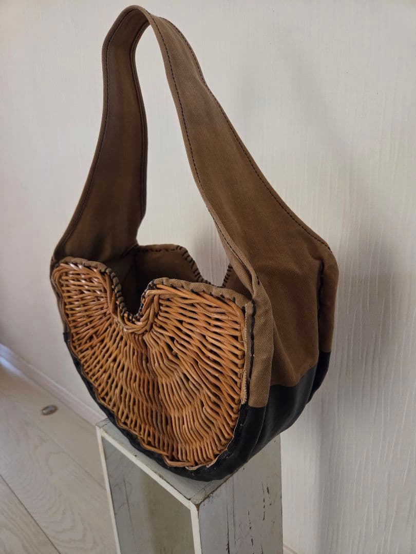 エバゴスebagos キャンパス生地半月型カゴバック