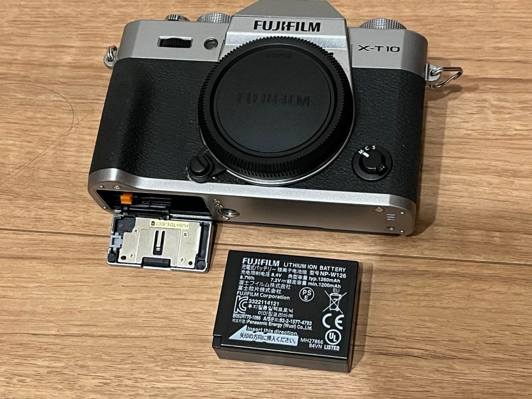 FUJIFILM X-T10 ボディ　送料込み