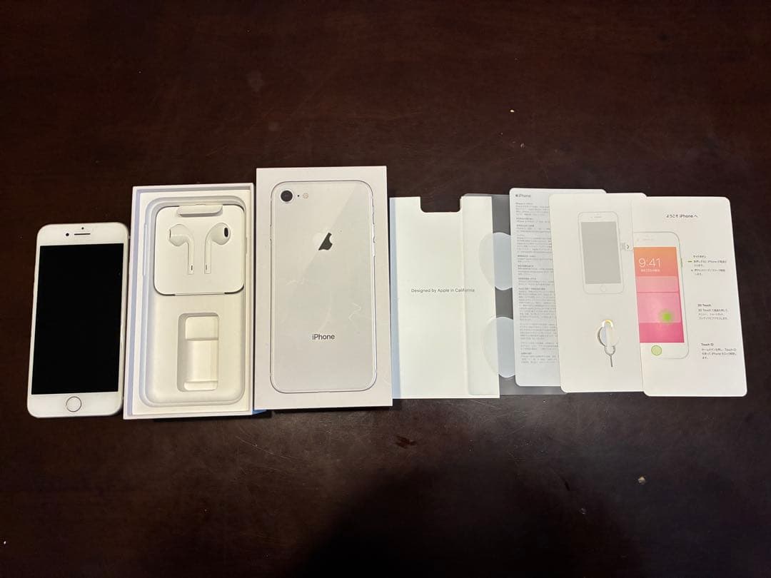 iPhone 8 64GB シルバー 本体　社外バッテリー