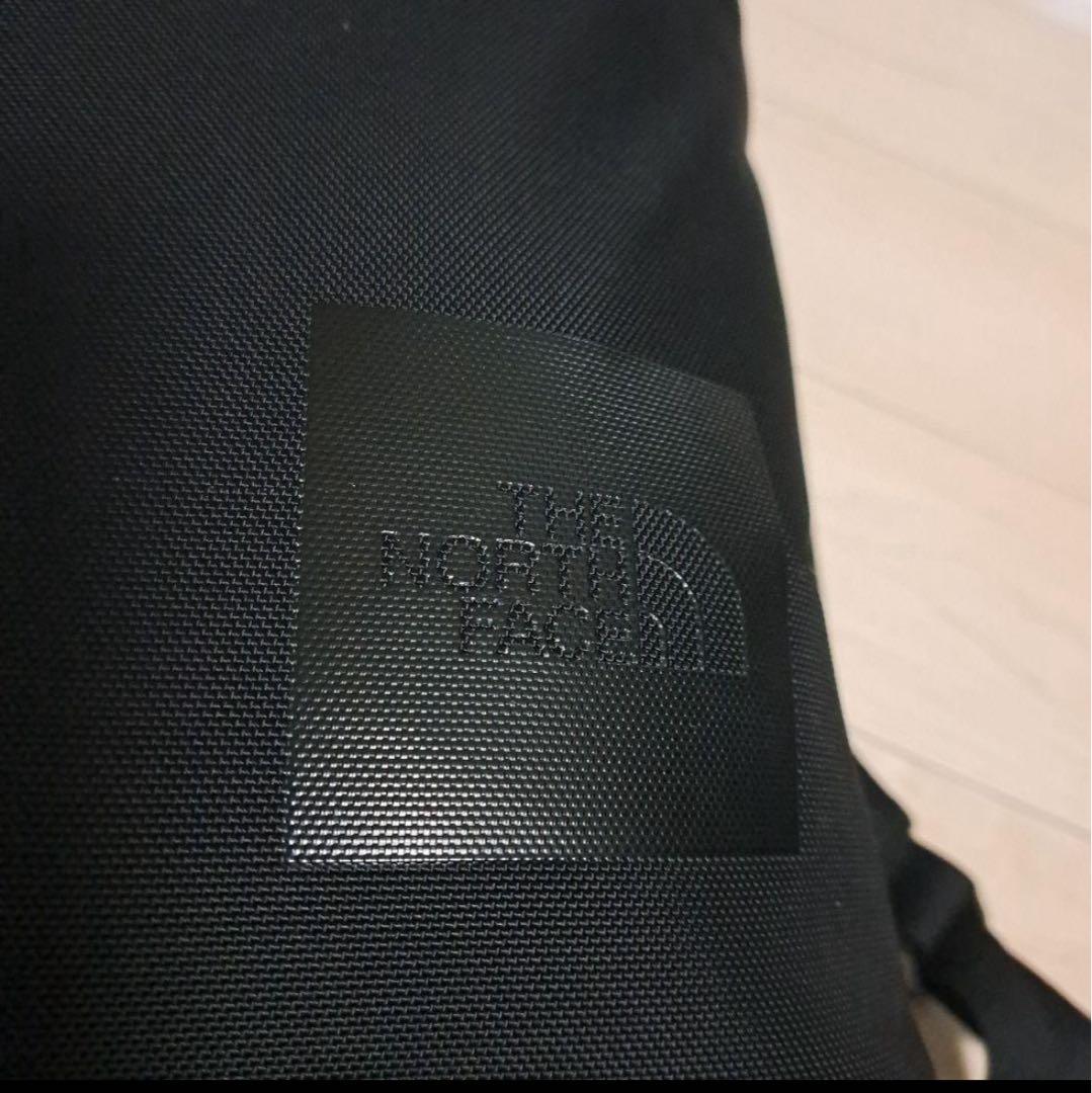 THE NORTH FACE シャトルデイパックスリム ブラックリュック