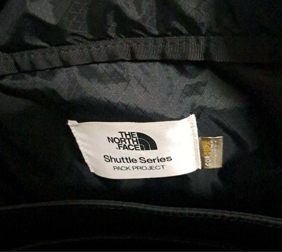 THE NORTH FACE シャトルデイパックスリム ブラックリュック
